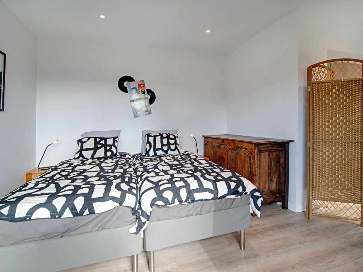 Beautiful And Spacious Holiday Home With P Tanque Court And Countryside Views Somme-Leuze Rom bilde