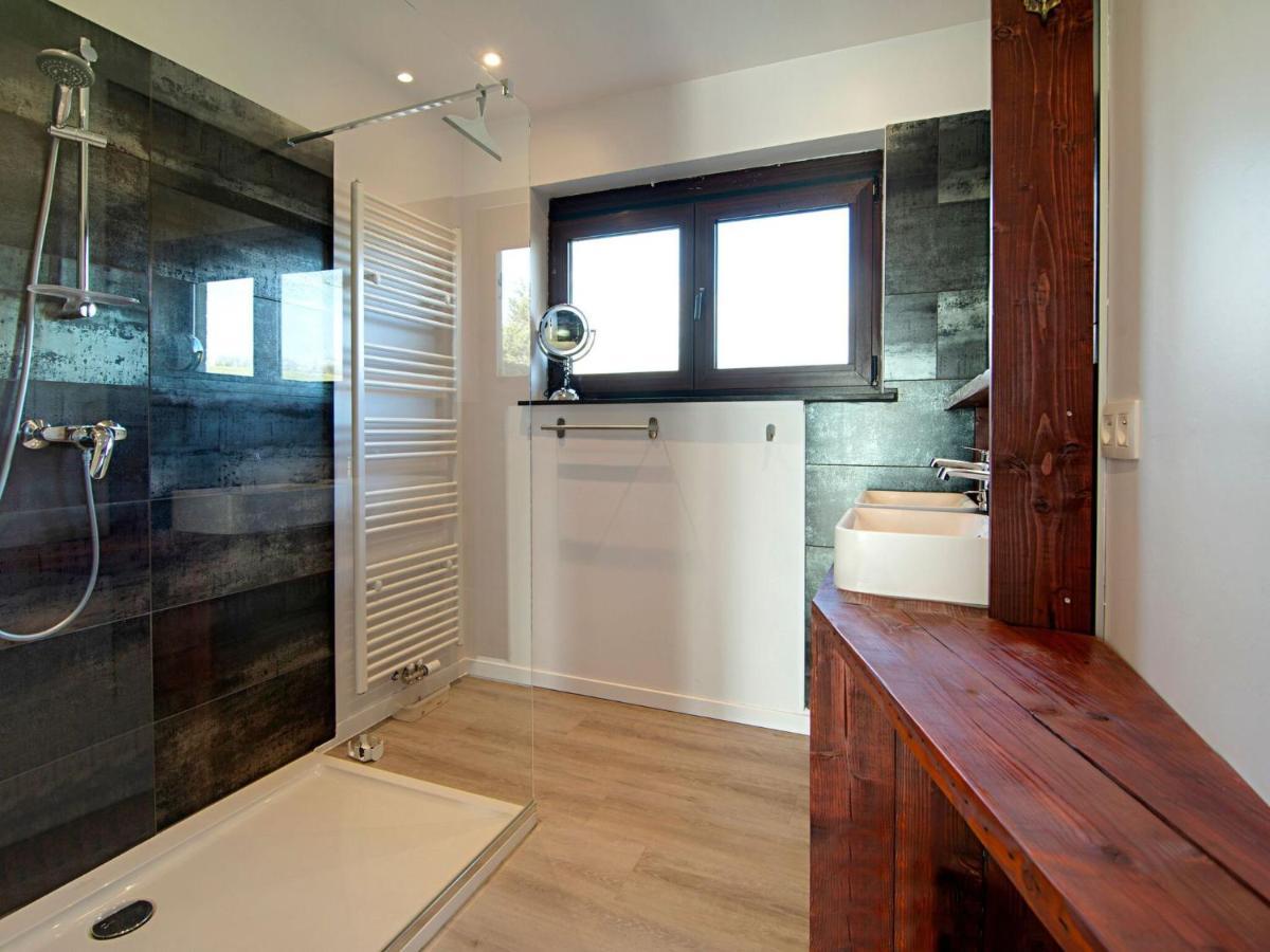 Beautiful And Spacious Holiday Home With P Tanque Court And Countryside Views Somme-Leuze Rom bilde